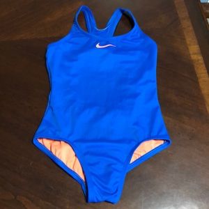 Nike girls size 8 swimsuit